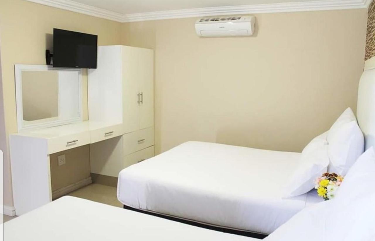 New Germany Bayside Hotel Pinetown מראה חיצוני תמונה